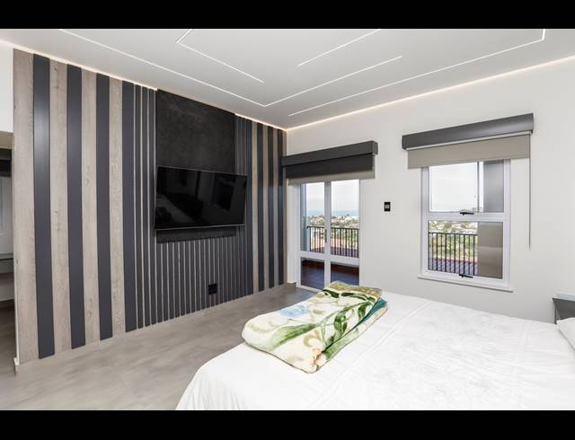 4 BEDROOM TOWNHOUSE FOR SALE IN LA LUCIA